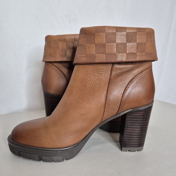 Carmela Collection by Xti Leather Fold-Over Block Heel Boots - Size 9 - Picture 3 of 15